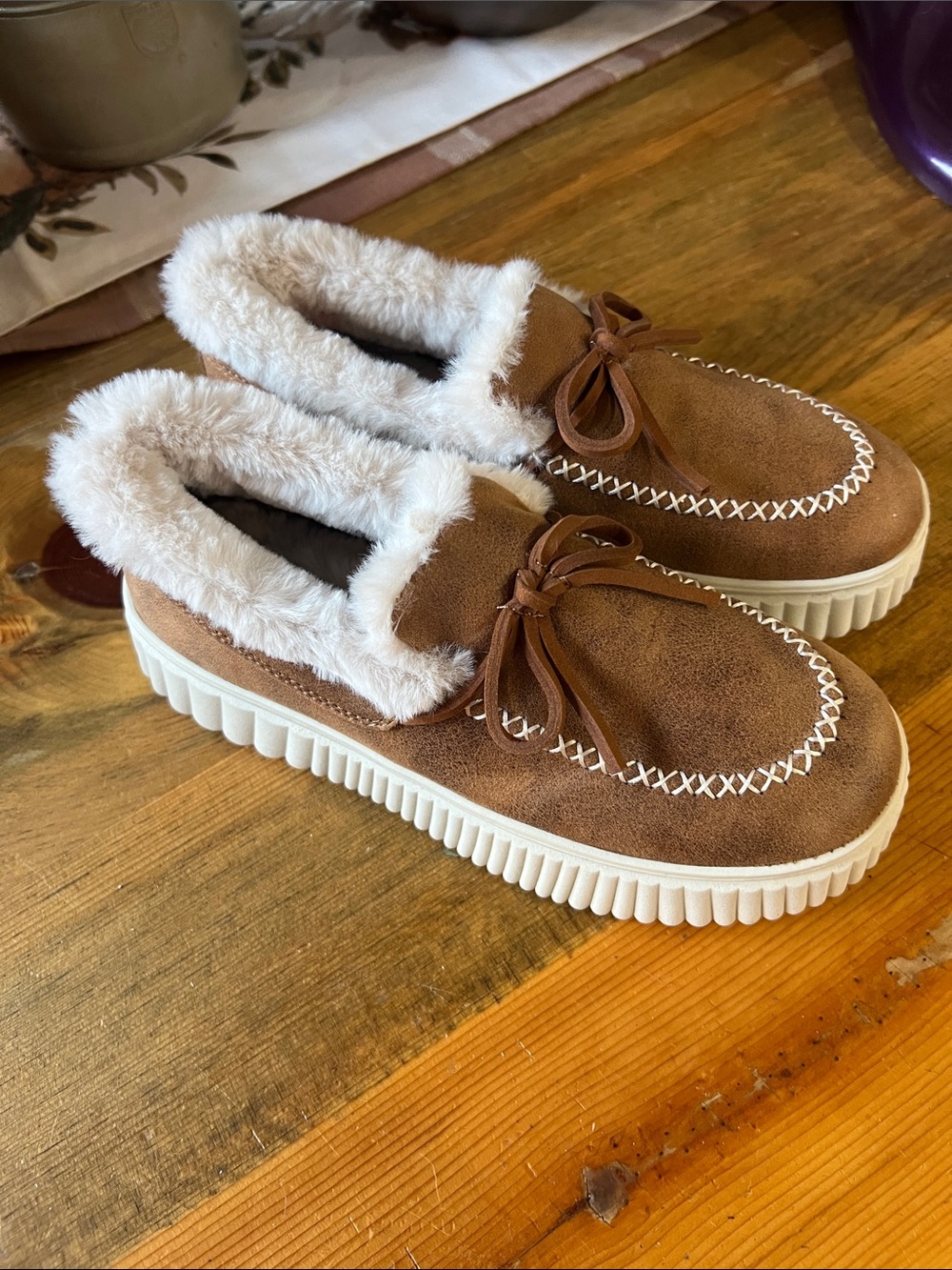 Skechers Brown Faux-Suede Moccasin Slippers with Cream Fur Trim 6.5
